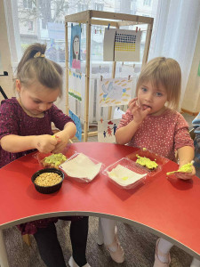 4e73dff4-00f5-4bb5-94a0-c3833379f77b